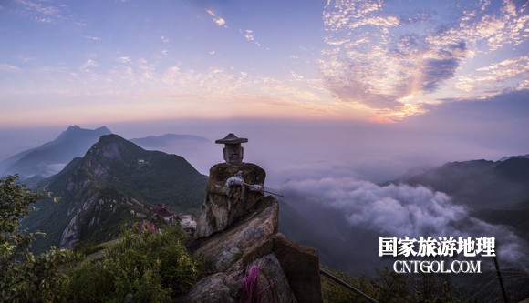 《灵山守护神》   王  俊
