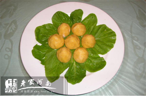 品味特色鲜明的八里沟美食，体验舌尖上的快乐