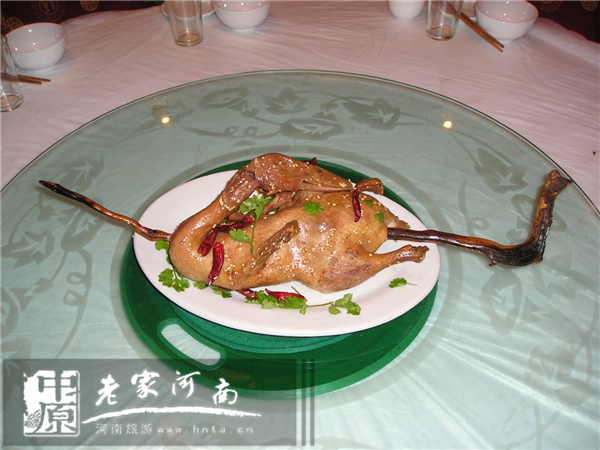 品味特色鲜明的八里沟美食，体验舌尖上的快乐
