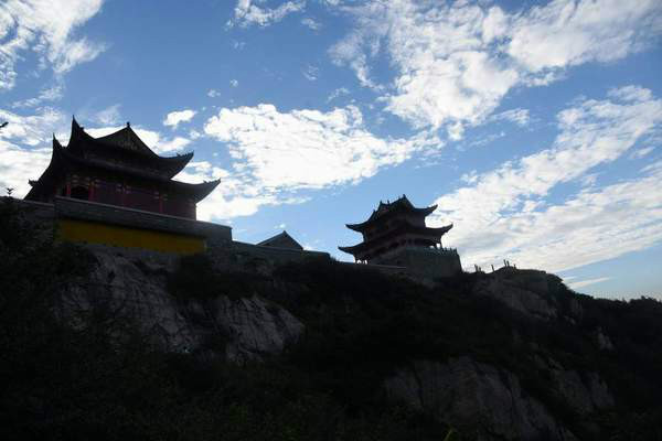 佛教临济宗白云系众弟子齐聚祖庭 桐柏山太白顶云台禅寺举行佛像开光庆典法会