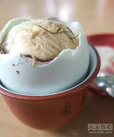 越南多怪：可一夫多妻 美女竟不敢穿吊带