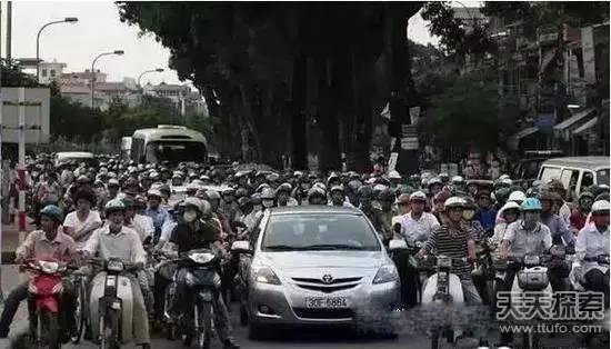 越南多怪：可一夫多妻 美女竟不敢穿吊带