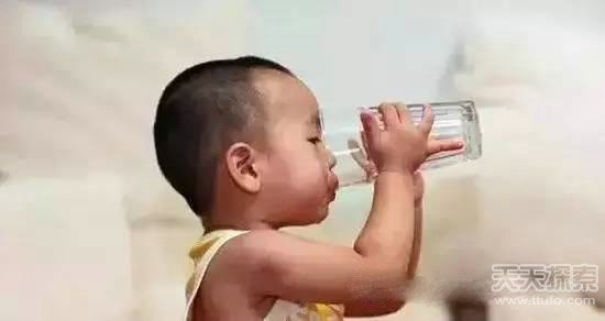 越南多怪：可一夫多妻 美女竟不敢穿吊带