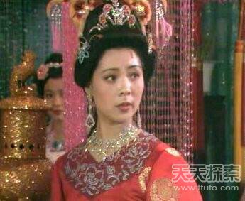 揭秘中国真实女儿国 一女侍多夫夜夜换男人