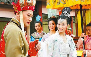揭秘中国真实女儿国 一女侍多夫夜夜换男人