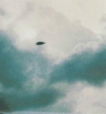 英国公布30年前真实UFO机密照 引全球轰动