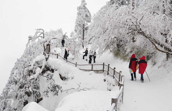 峨眉山迎冬雪！ 各种福利助你“惠”游峨眉