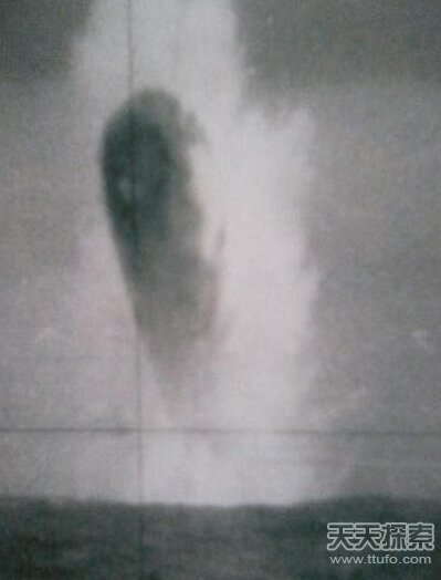 美军北极UFO绝密照片曝光：体型硕大