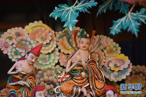 塔尔寺酥油花“绽放” 精美绝伦