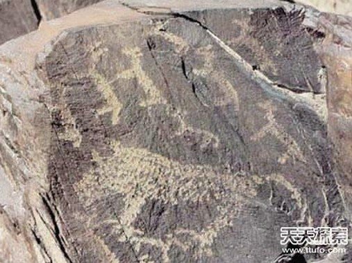 新疆12大惊天谜团 火焰山神秘怪石圈