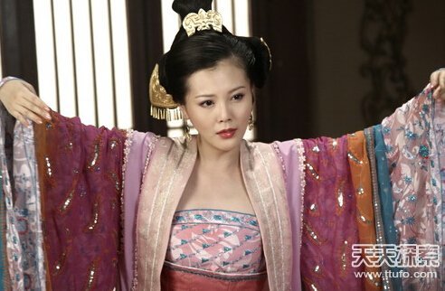 古代女人虐待小三手段：扒光衣服剃头发