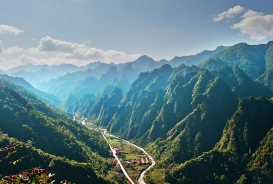 北纬30度大巴山现恐怖“人熊”怪物
