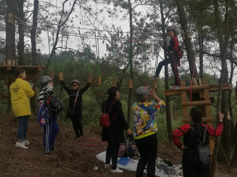 在全国汽车露营大会唱主角 桂平西山泉汽车运动营地荣膺五星级
